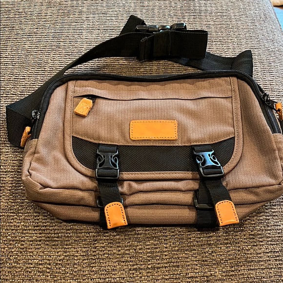 lewis and clark Other - Lewis and Clark Brown Black Travel Waist Bag